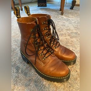 Doc Martens Leona Boot